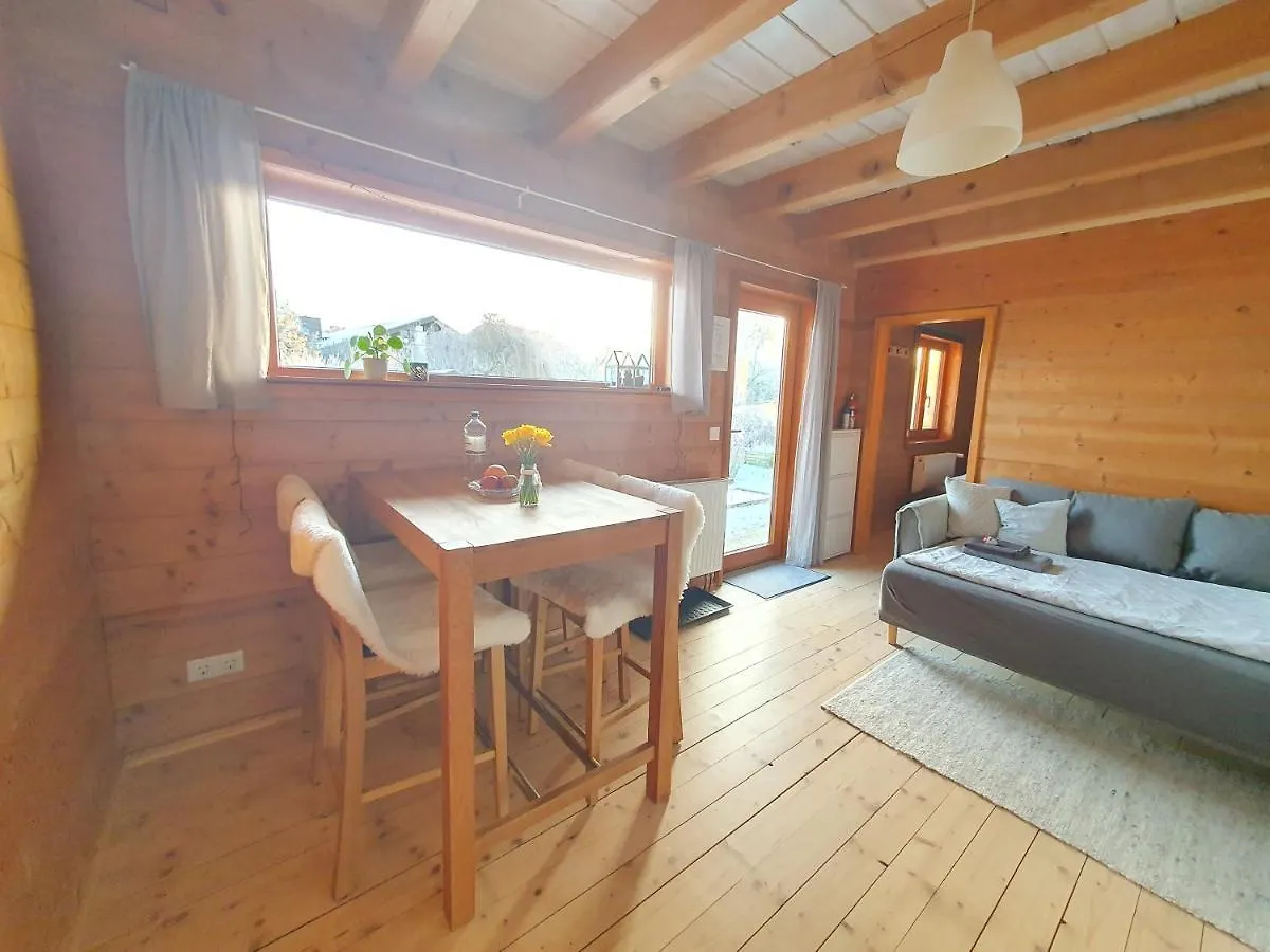 شقة Helle Und Idyllische 2 Zimmer Wohnung Am Rande Von برلين